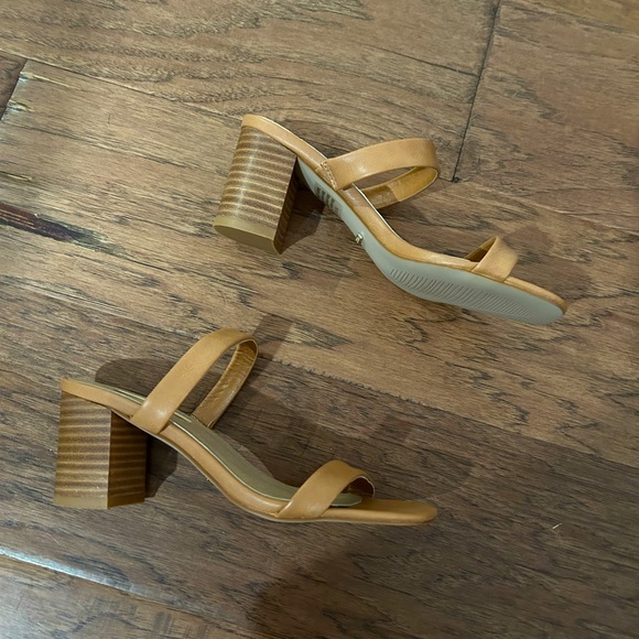 Tan Block Heels. Work a few times - Picture 3 of 4